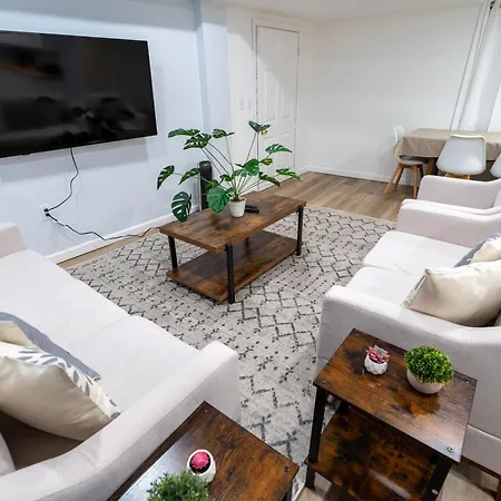 Stylish Stay By Beach & Shops